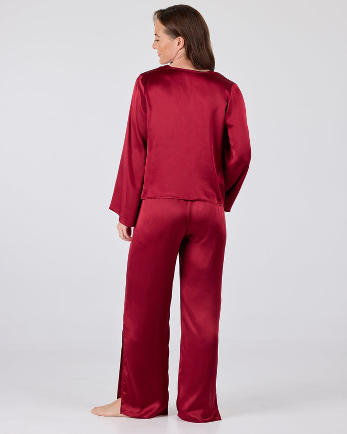 Amelia set Red