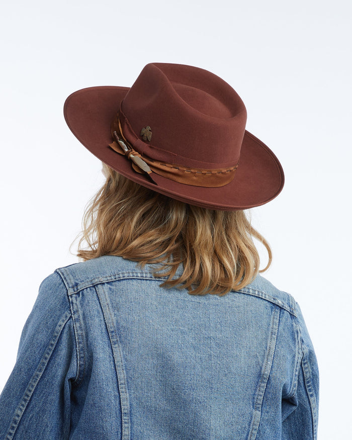 Bennie in Cinnamon