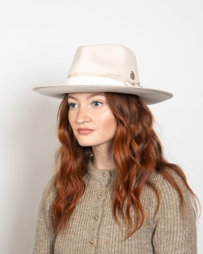 Bennie in Cream