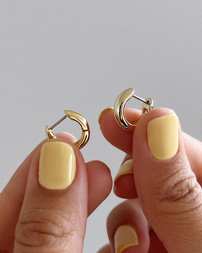 Bold Huggie Hoops - Giulia