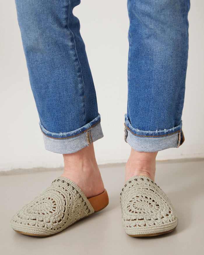 Bolinas Clog - Hand Crochet - Natural Grey Medallion