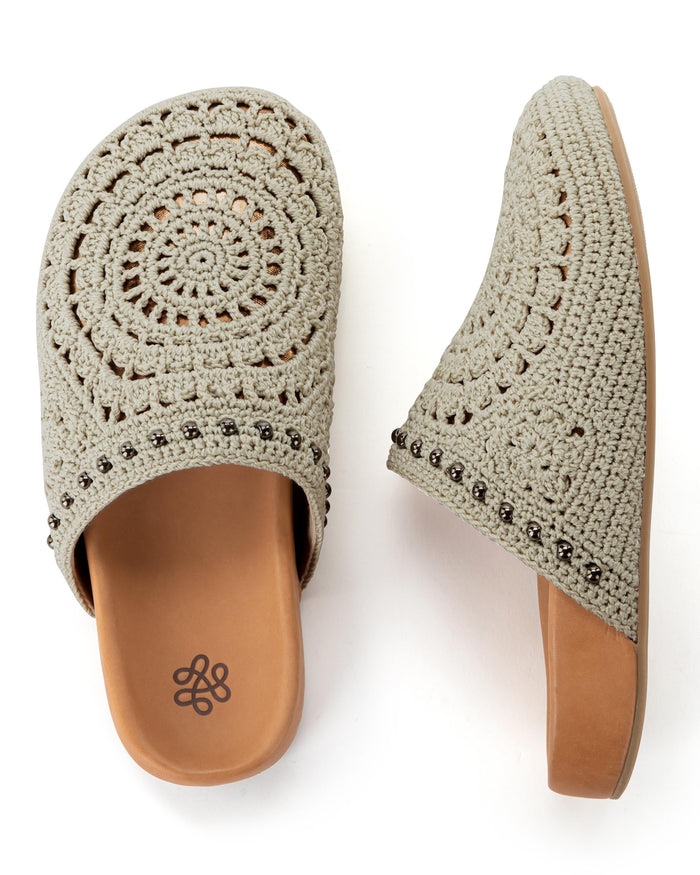 Bolinas Clog - Hand Crochet - Natural Grey Medallion