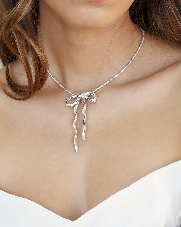 Bow Organica Pendant Necklace