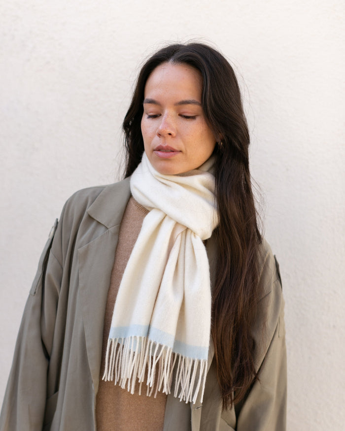 Chelsea in Ivory Blue