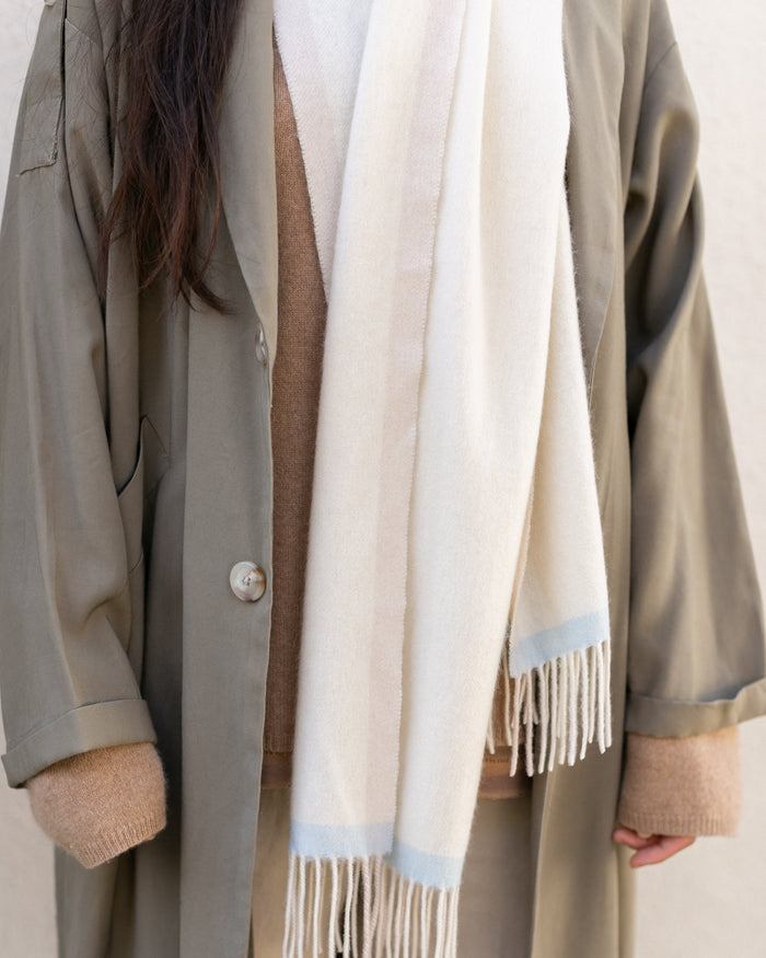 Chelsea in Ivory Blue