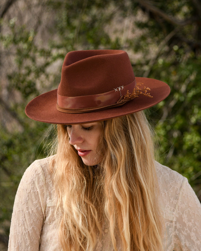 Clarke in Cinnamon