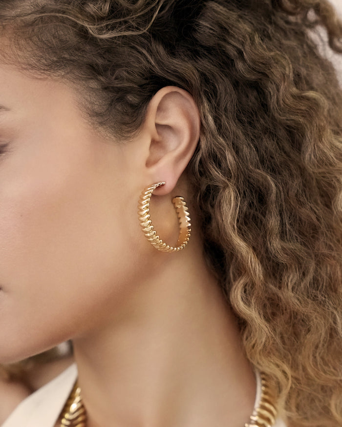 Large Metal Moderna Hoops