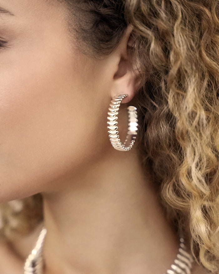 Large Metal Moderna Hoops