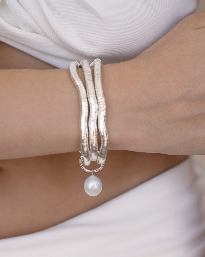 Liquid Gold and Pearl Stretch Bracelet