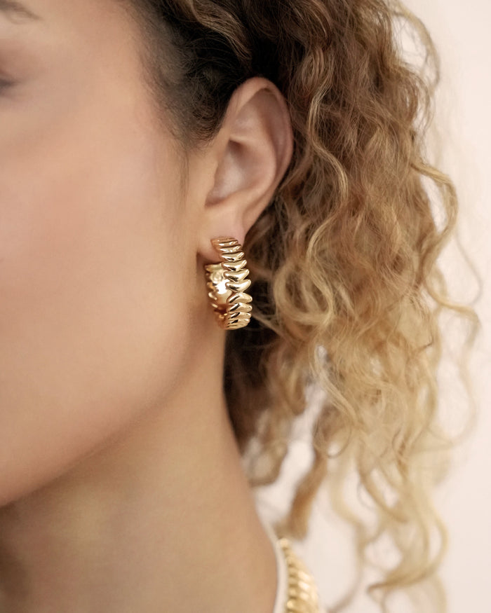 Medium Metal Moderna Hoops