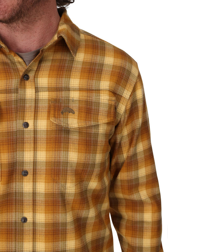 mens-gallatin-flannel-detail