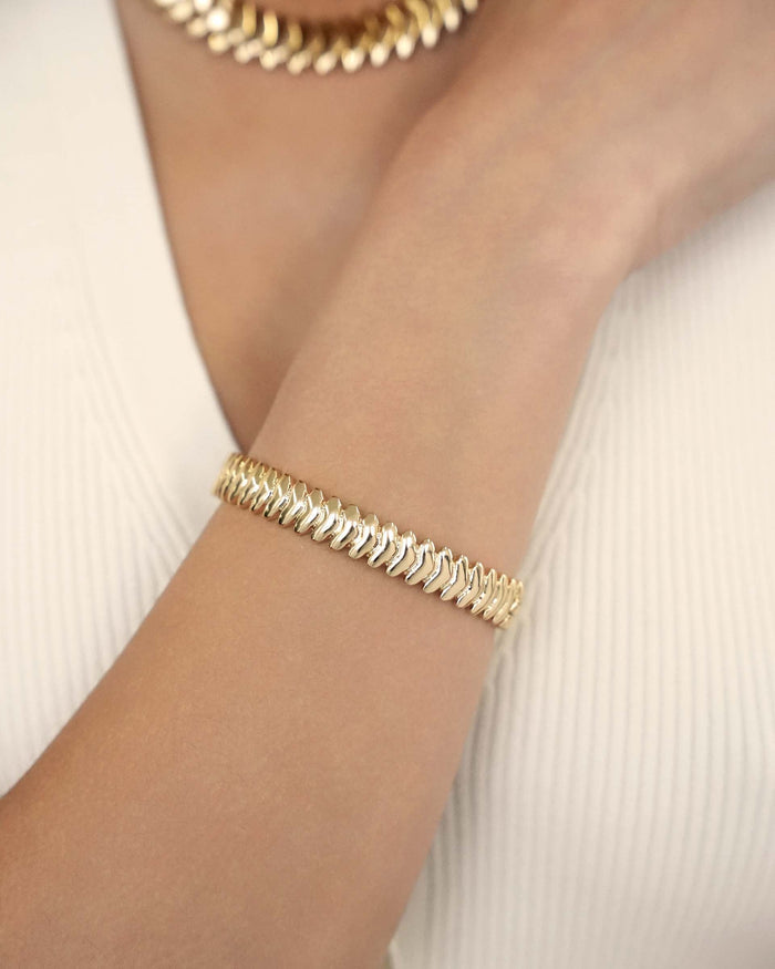 Metal Moderna Bangle