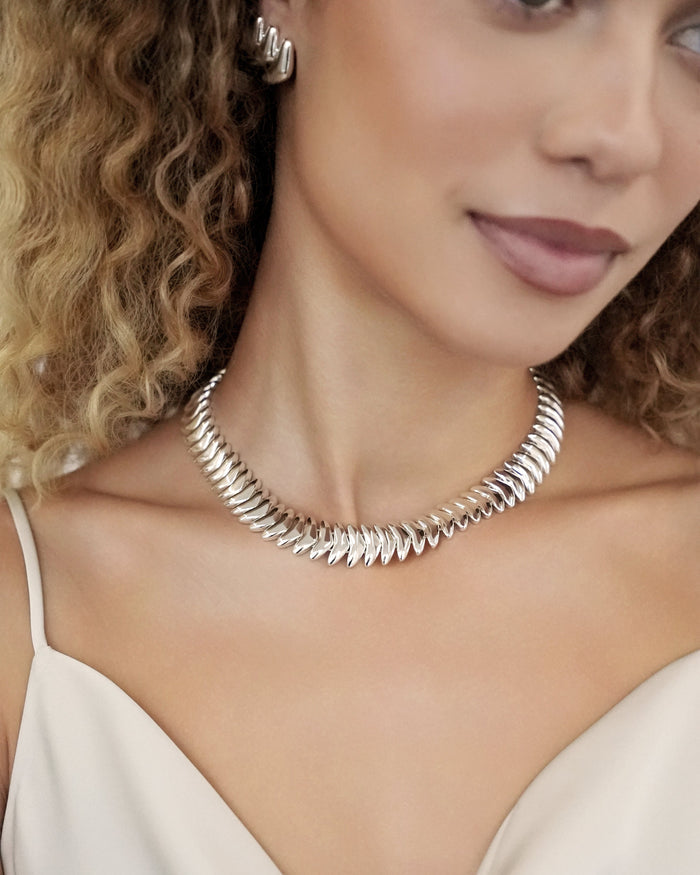 Metal Moderna Necklace