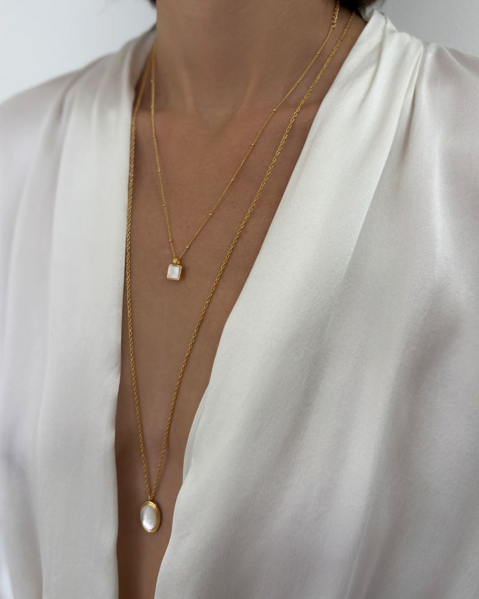 MOTHER-OF-PEARL OLIVIA NECKLACE