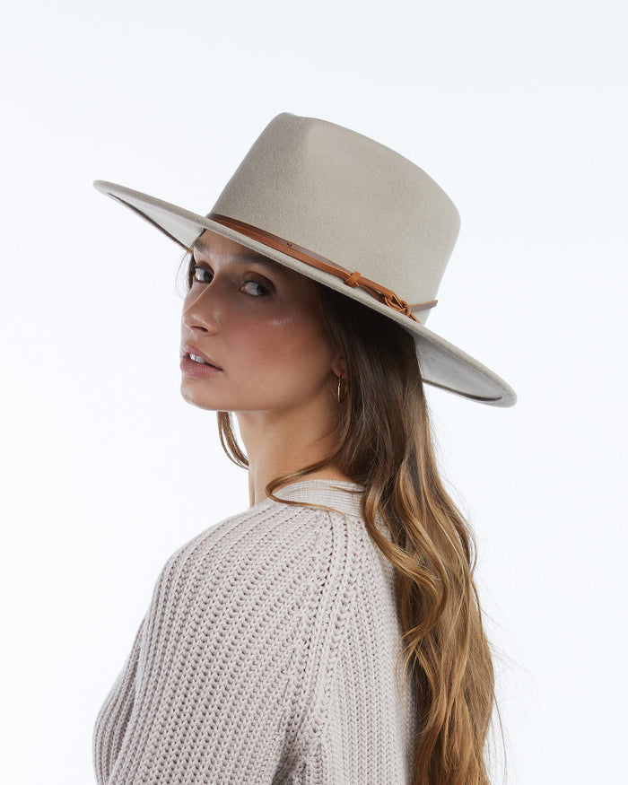 Riley in Taupe